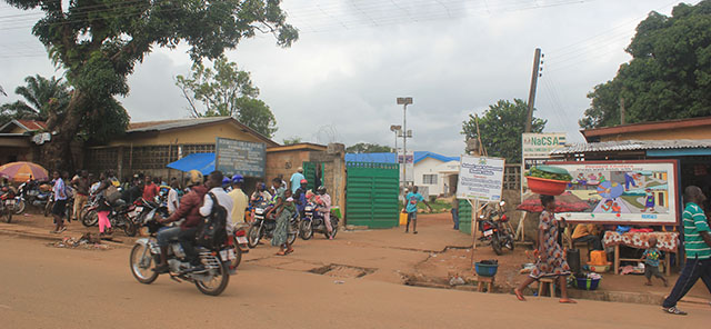 "Kenema Hospital Sierra Leone Ebola" by Leasmhar